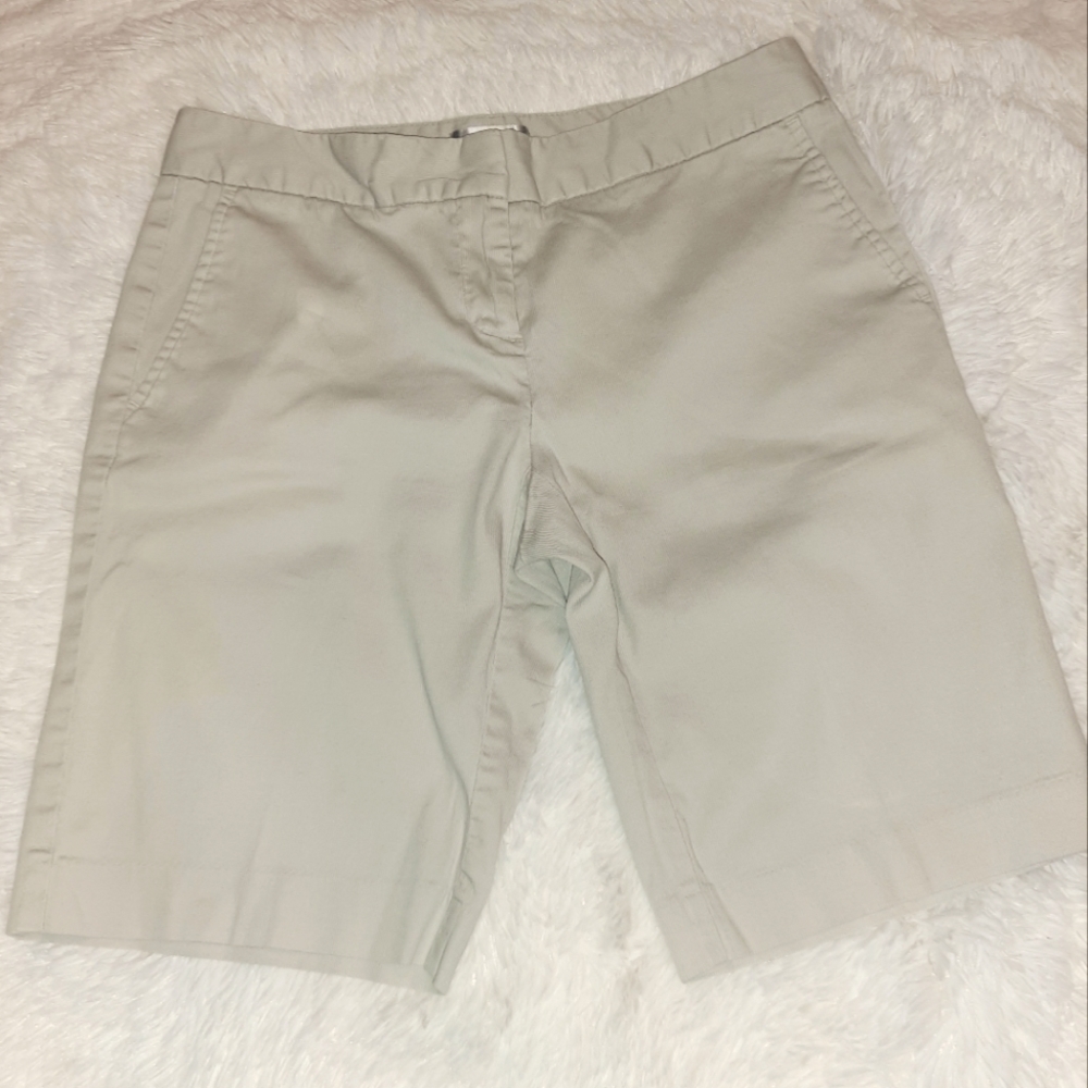 3/$12💥 Khaki bermuda shorts 10" inseam